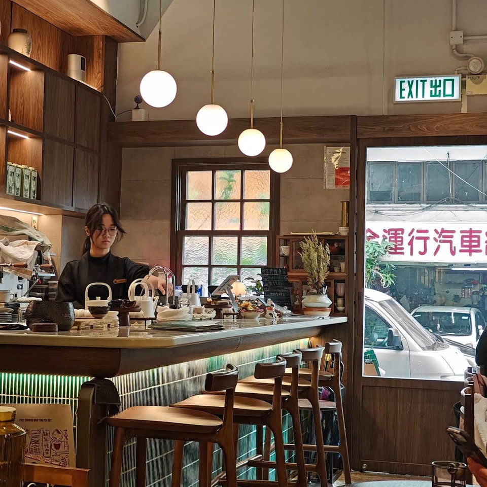 The Chas Long Long Ago-3