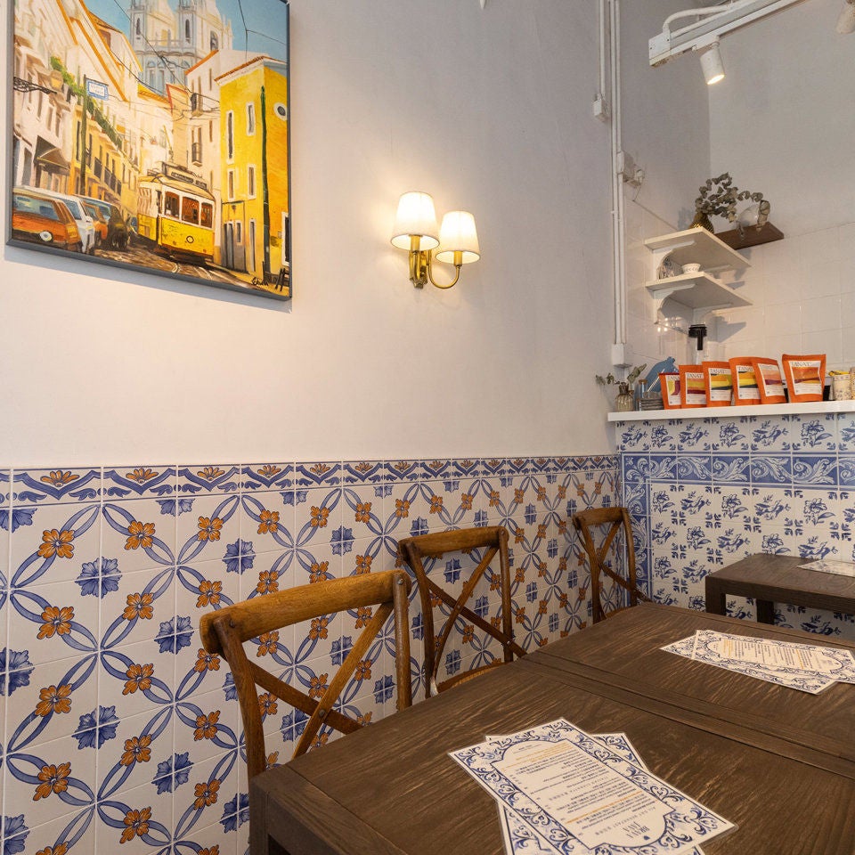 BRAVA JAVA COFFEE & CO.-3