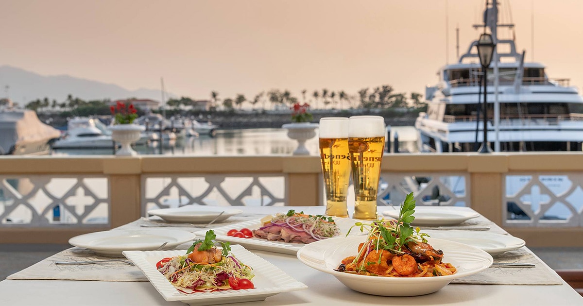 Seaside meal at Gold Coast Piazza.